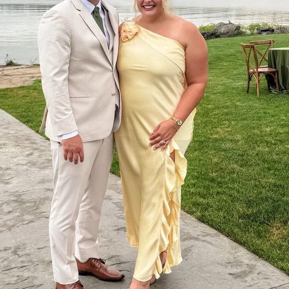 Petal & Pup Butter Yellow One-Shoulder Maxi Dress - Picture 5 of 5